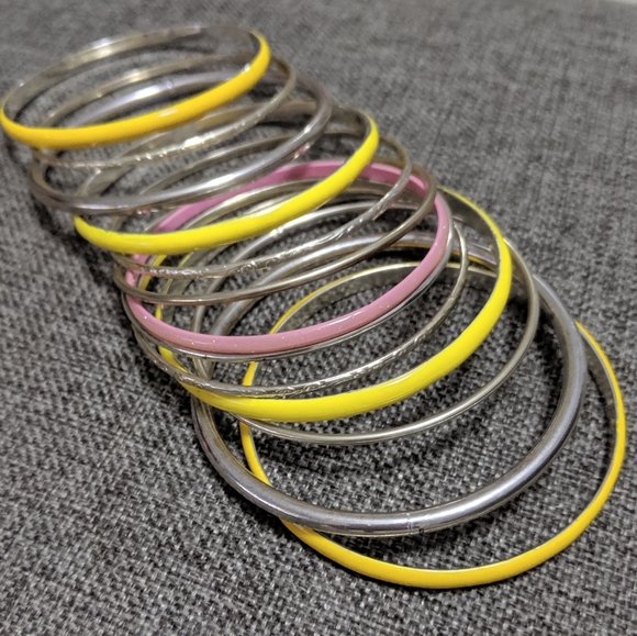3/$15🍎Bangle Bracelets - Picture 4 of 6